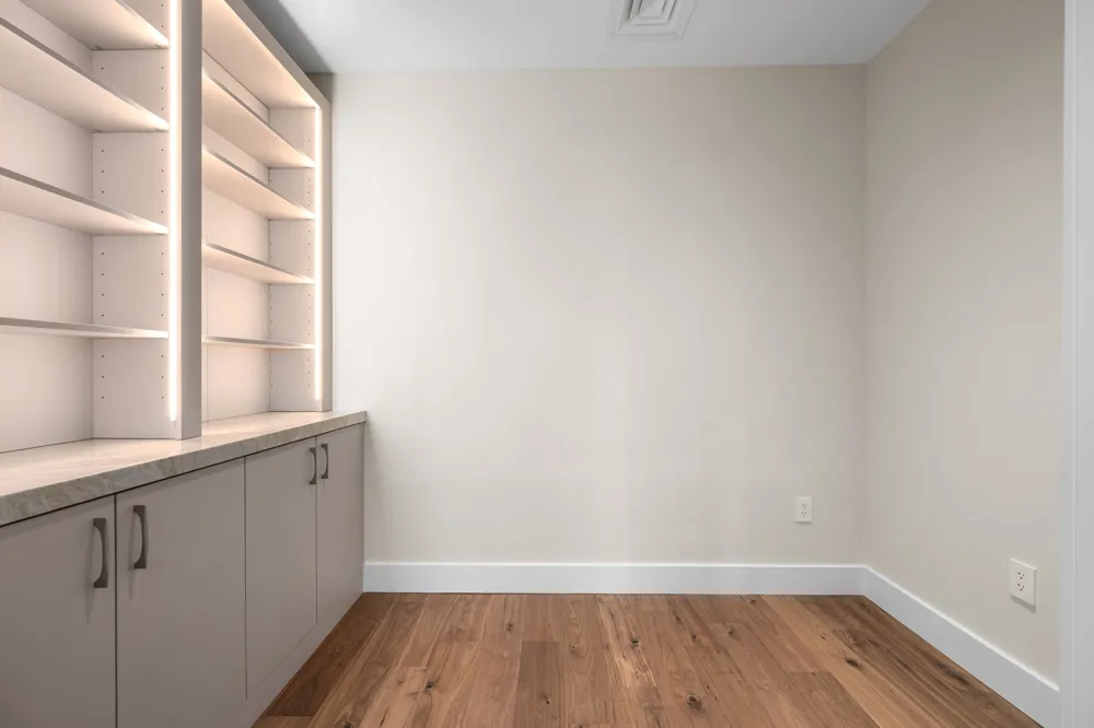 200 Congress Avenue #15E Austin, TX 78701