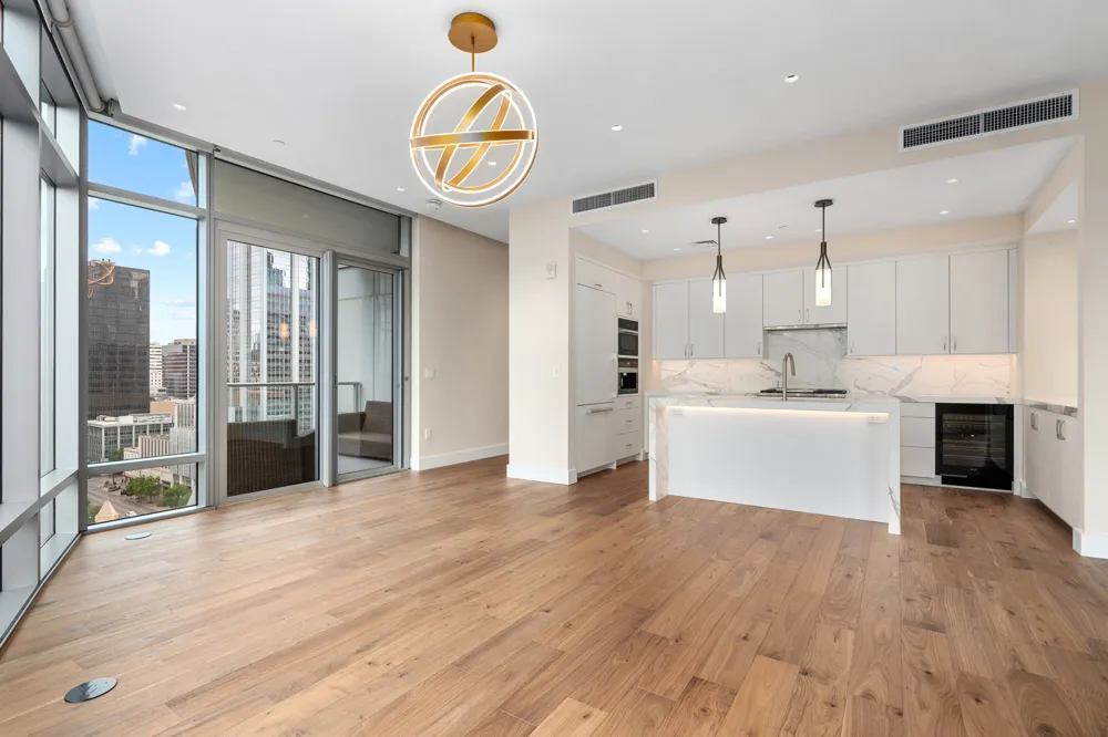 200 Congress Avenue #15E Austin, TX 78701