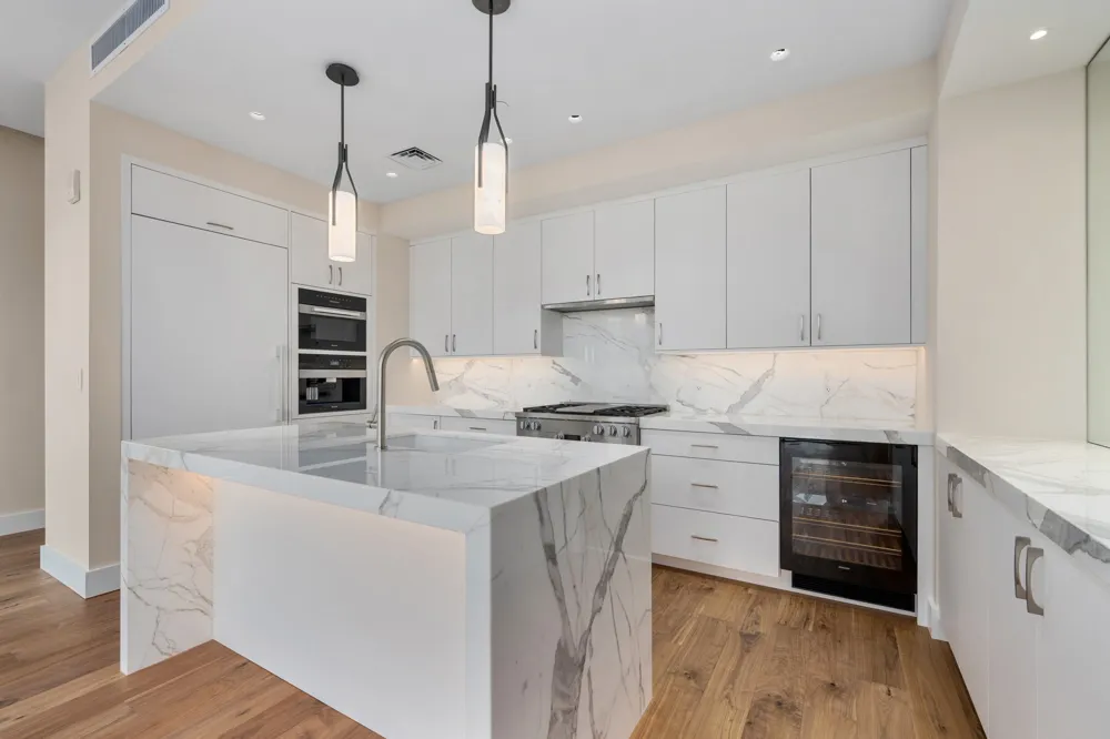 200 Congress Avenue #15E Austin, TX 78701