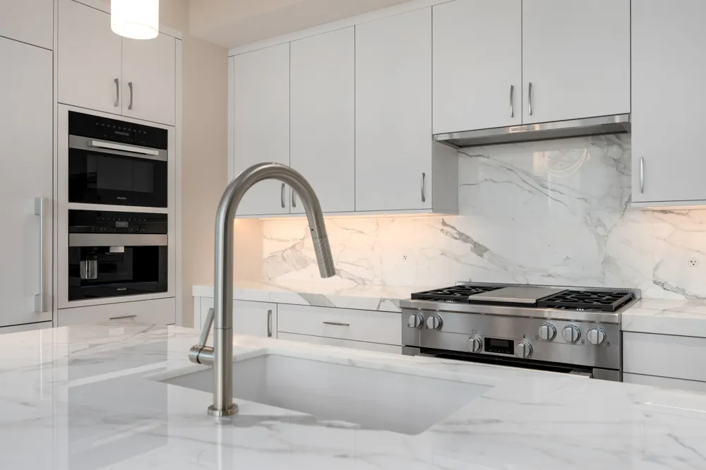 200 Congress Avenue #15E Austin, TX 78701