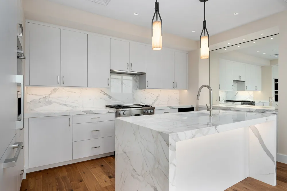 200 Congress Avenue #15E Austin, TX 78701