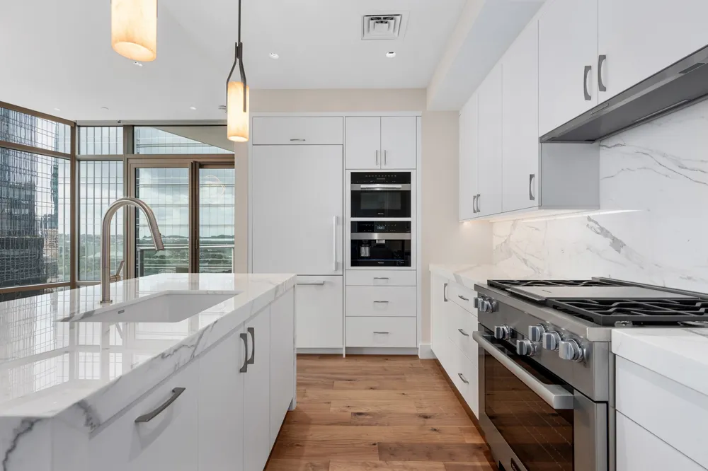 200 Congress Avenue #15E Austin, TX 78701