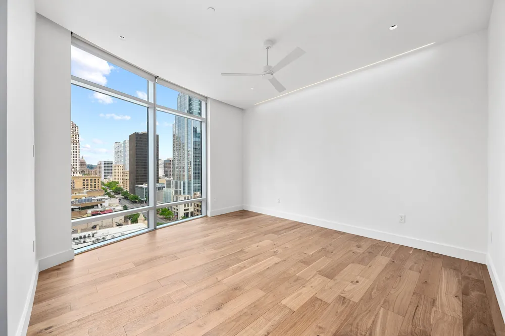 200 Congress Avenue #15E Austin, TX 78701