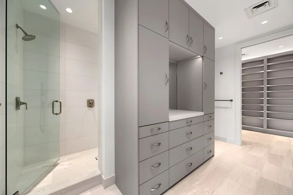 200 Congress Avenue #15E Austin, TX 78701