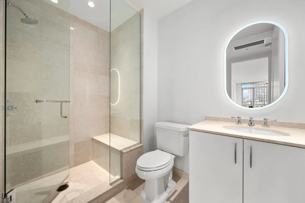 200 Congress Avenue #15E Austin, TX 78701