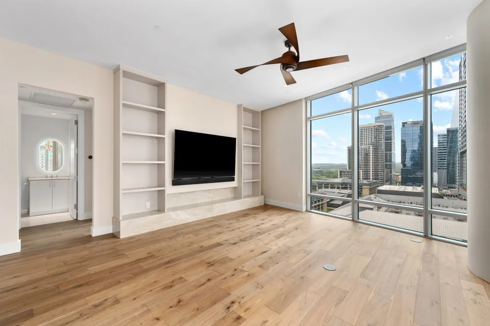 200 Congress Avenue #15E Austin, TX 78701