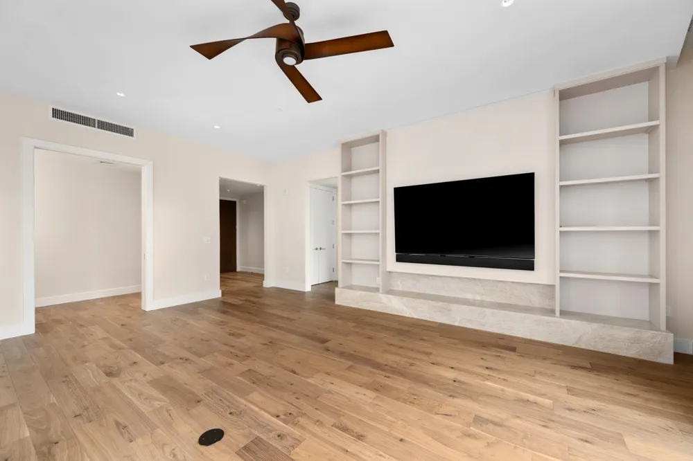 200 Congress Avenue #15E Austin, TX 78701