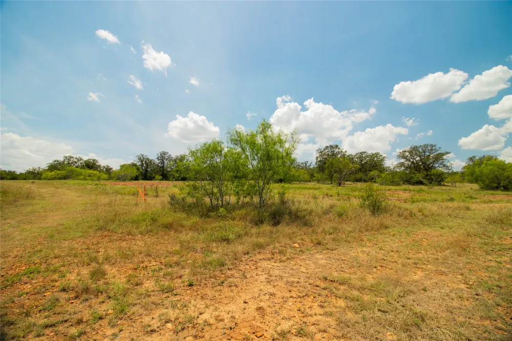9421 Sycamore Shade Lane Kingsbury, TX 78638