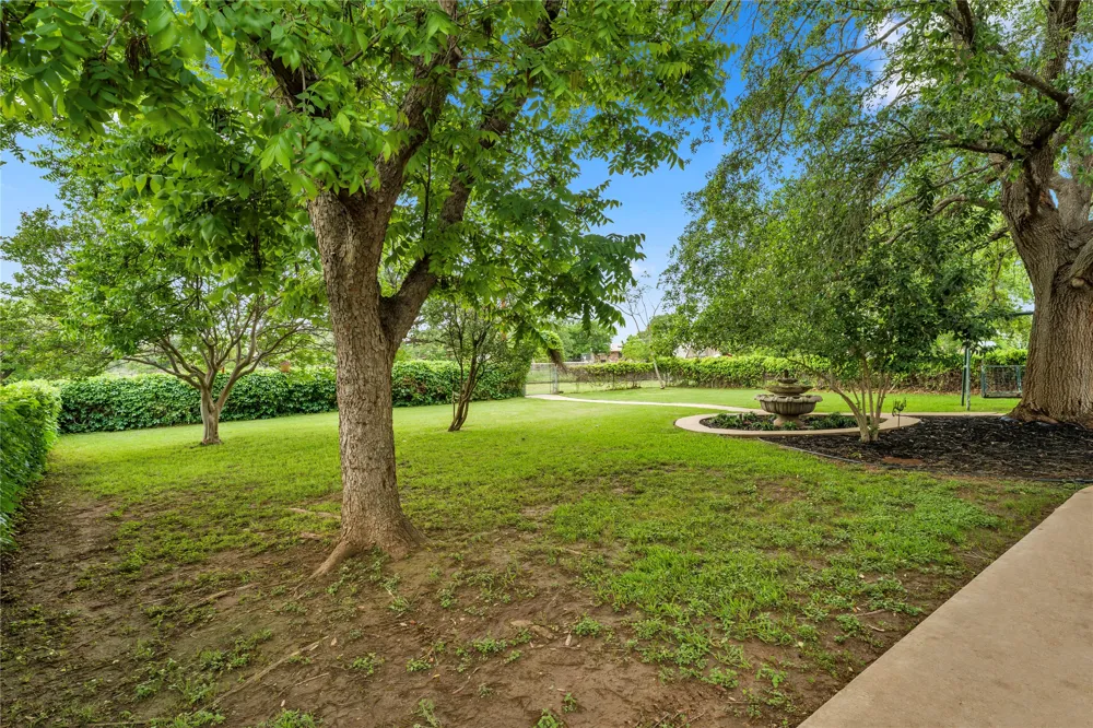 406 Ancient Oaks Drive Marble Falls, TX 78654