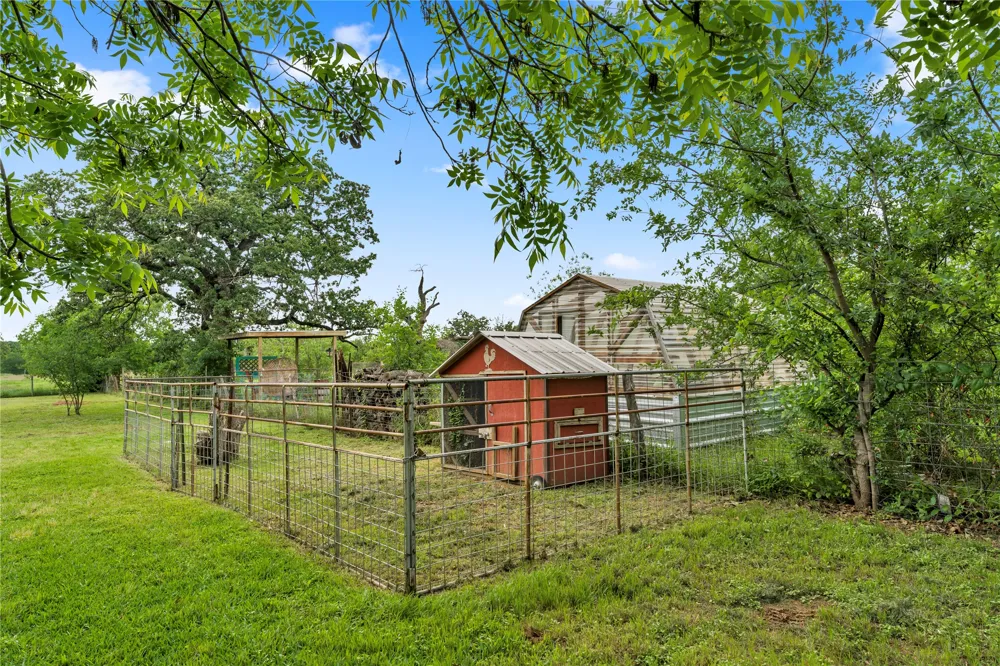 406 Ancient Oaks Drive Marble Falls, TX 78654
