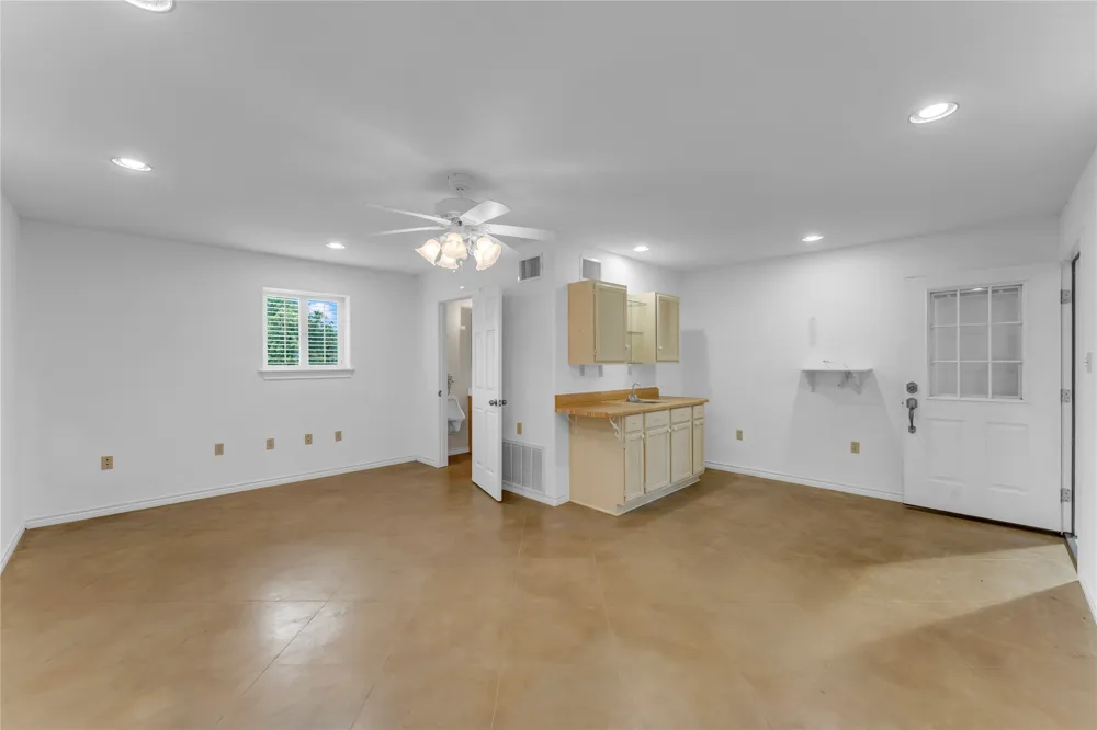 406 Ancient Oaks Drive Marble Falls, TX 78654