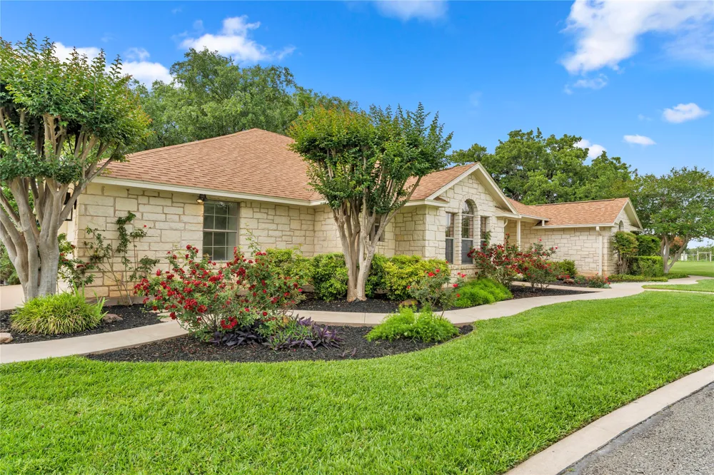 406 Ancient Oaks Drive Marble Falls, TX 78654