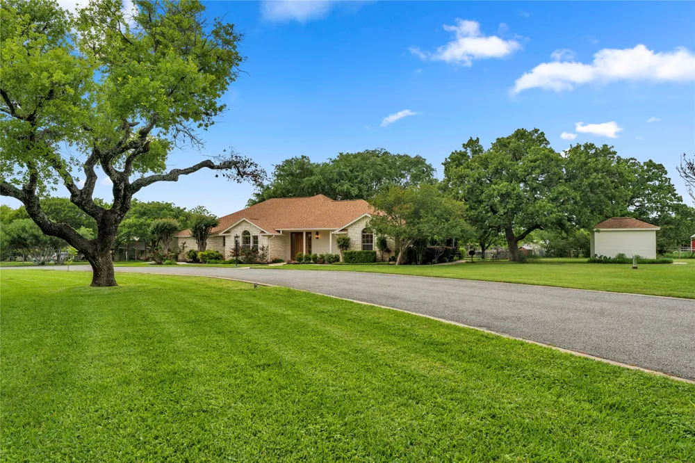 406 Ancient Oaks Drive Marble Falls, TX 78654