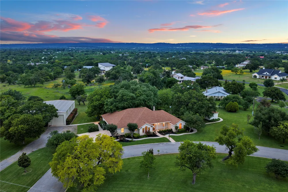 406 Ancient Oaks Drive Marble Falls, TX 78654