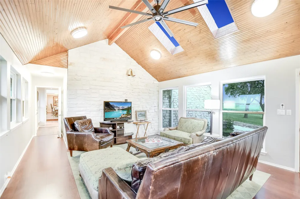1551 Fm 1466 Coupland, TX 78615