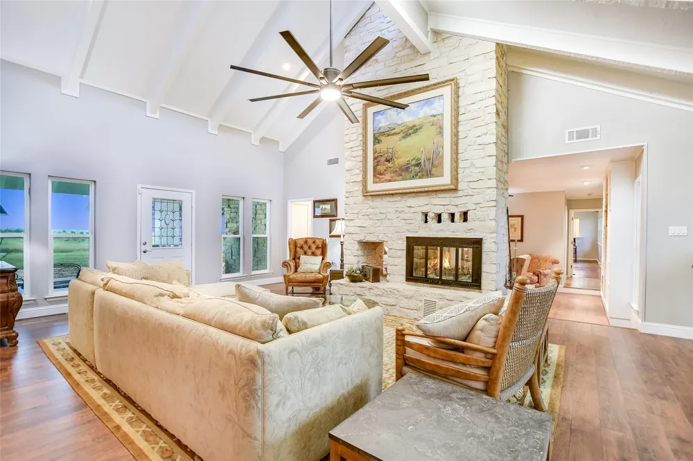 1551 Fm 1466 Coupland, TX 78615