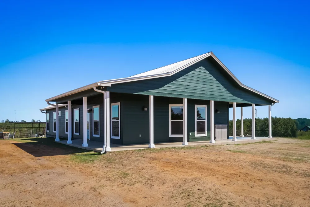 935 Highway 21 E Paige, TX 78602