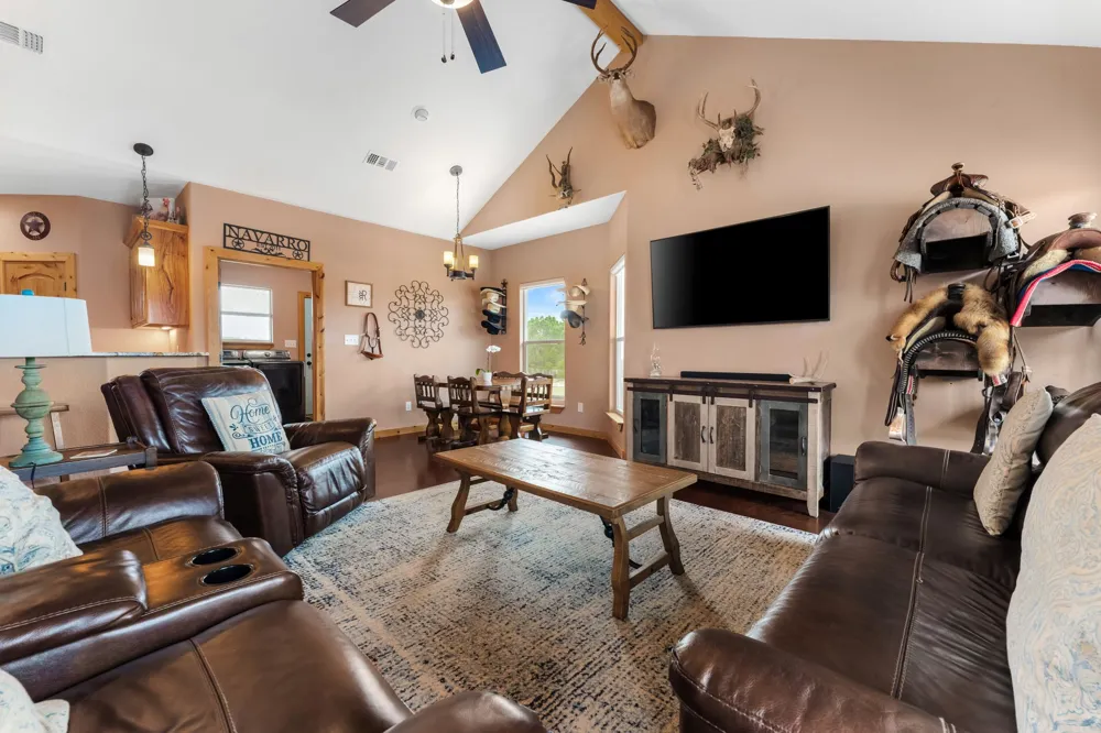 935 Highway 21 E Paige, TX 78602
