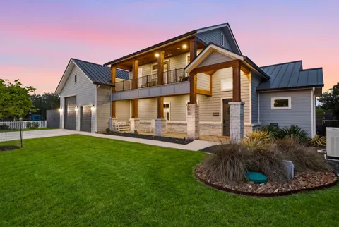 2551 Lakeshore Drive