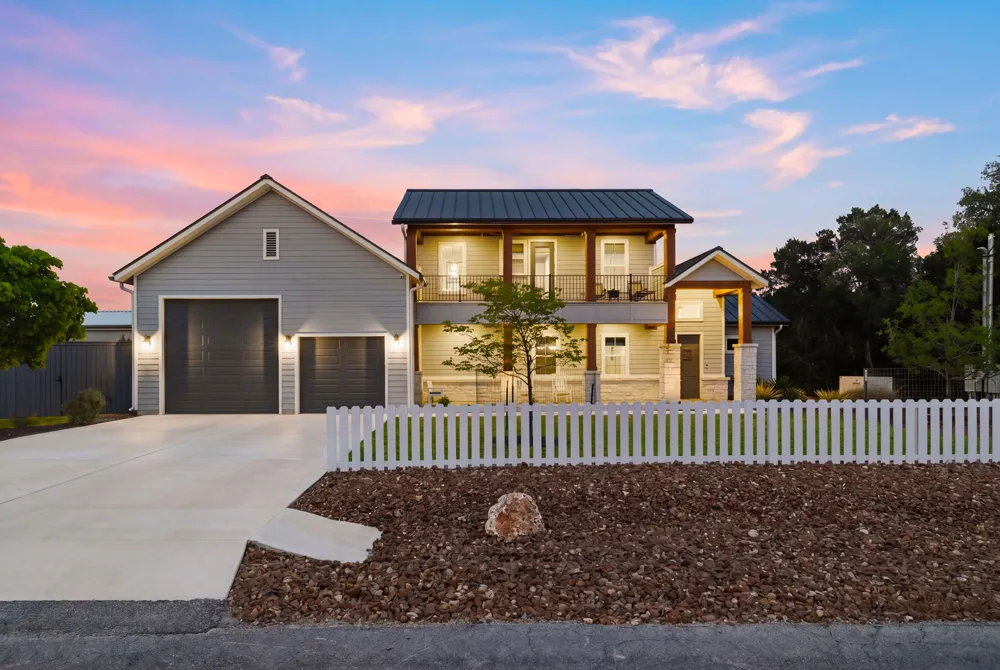 2551 Lakeshore Drive Canyon Lake, TX 78133