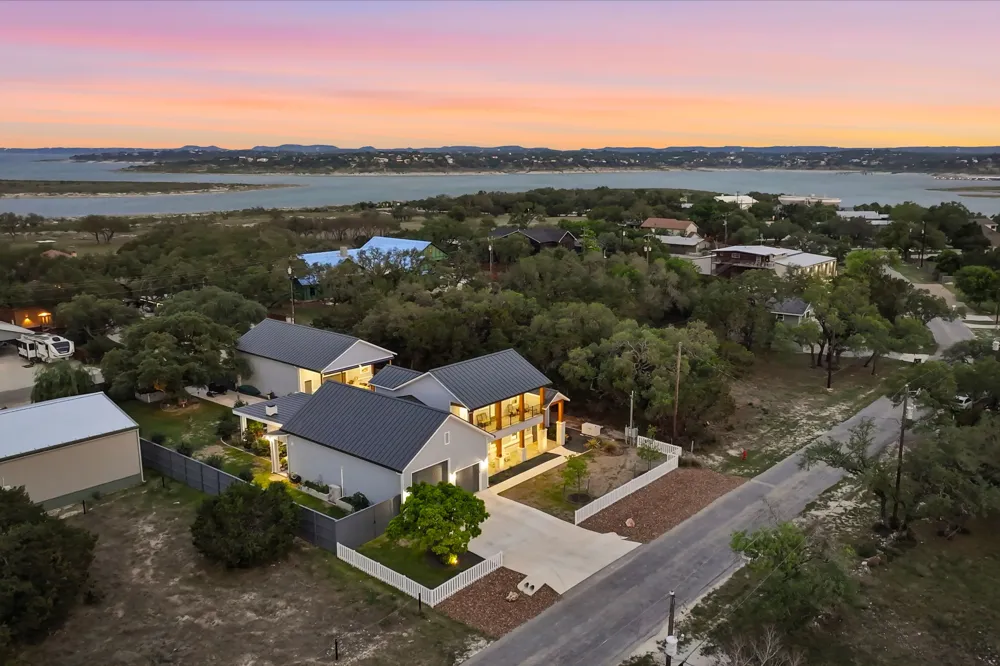 2551 Lakeshore Drive Canyon Lake, TX 78133