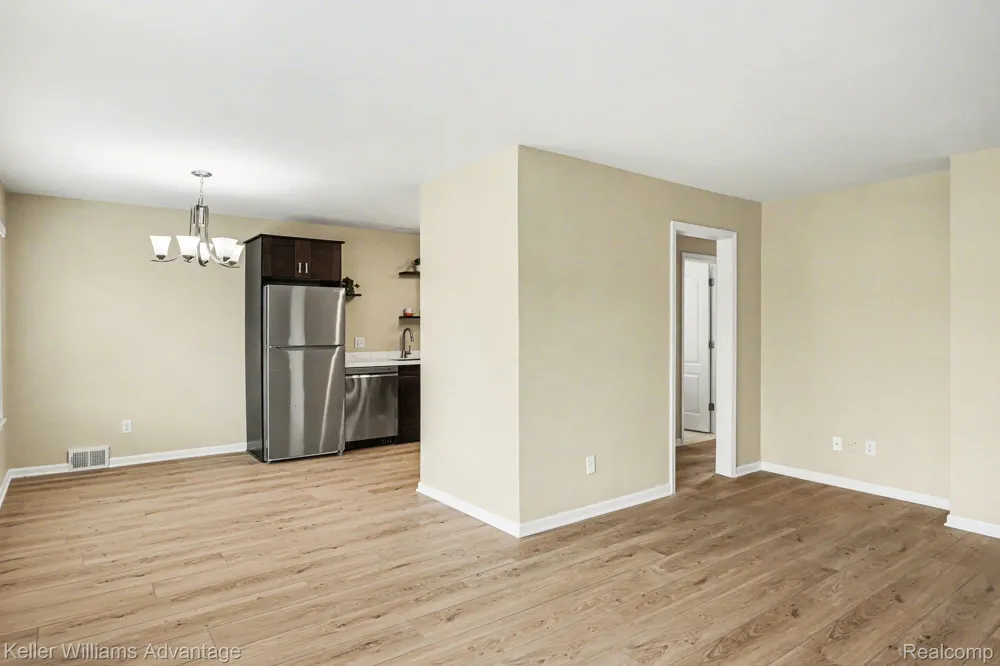 32718 Grand River Avenue #C10 Farmington City, MI 48336