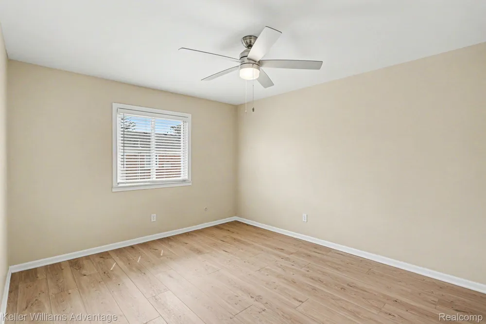 32718 Grand River Avenue #C10 Farmington City, MI 48336