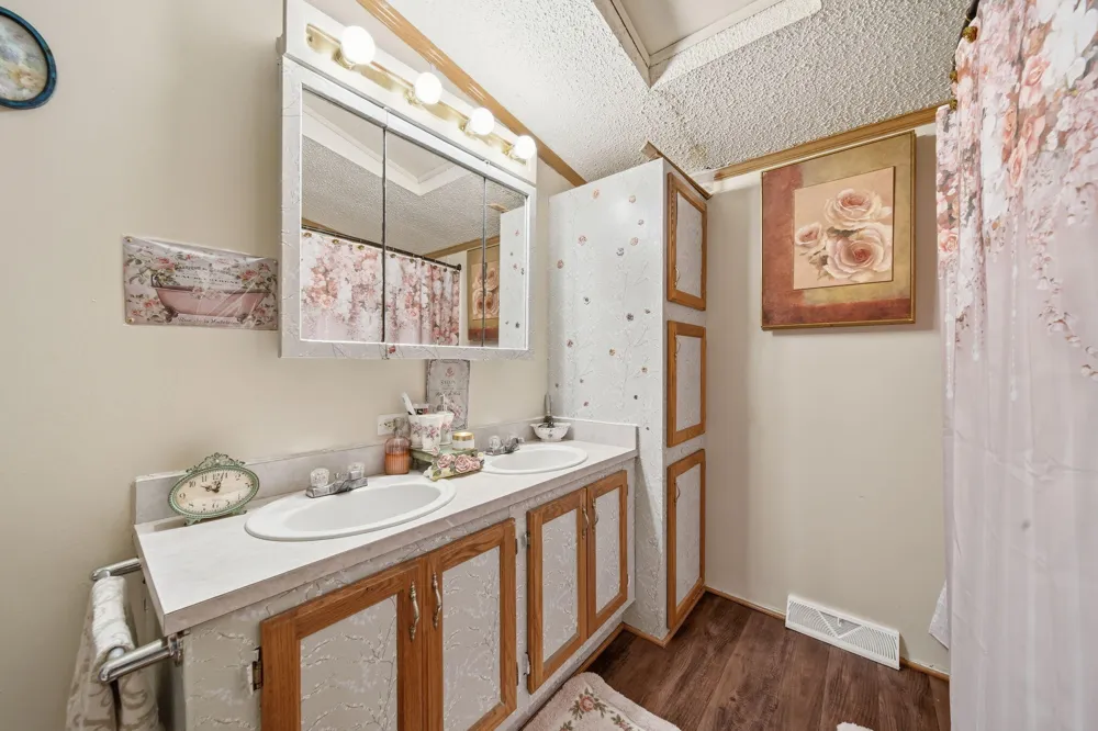 953 Savannah River Drive Adrian City, MI 49221