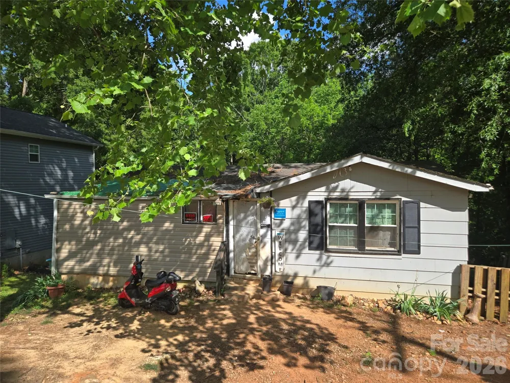 413 S Pinchback Avenue Bessemer City, NC 28016