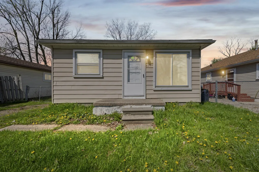 6180 Cordell Street Romulus City, MI 48174