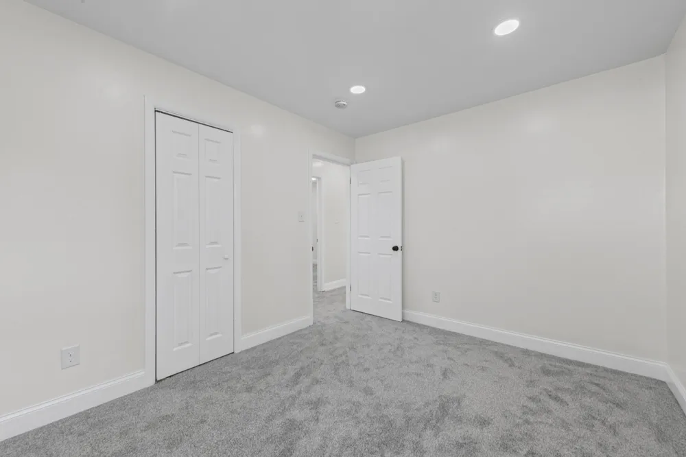 6180 Cordell Street Romulus City, MI 48174
