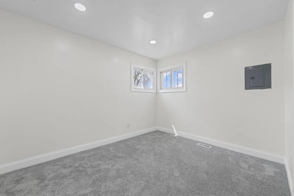 6180 Cordell Street Romulus City, MI 48174