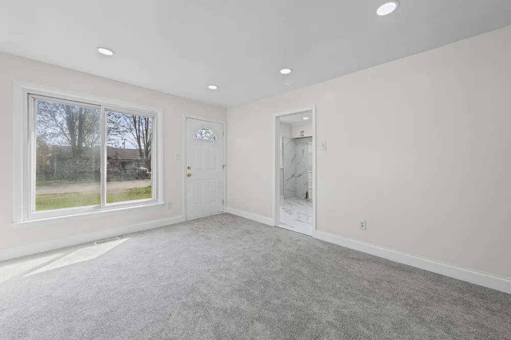 6180 Cordell Street Romulus City, MI 48174