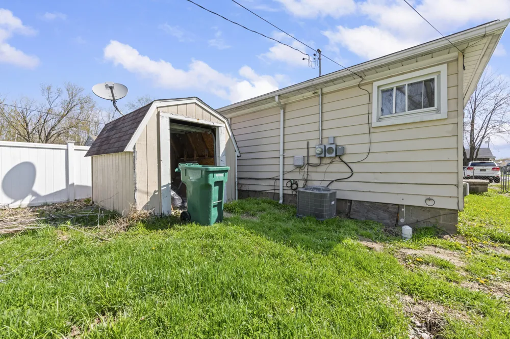 6180 Cordell Street Romulus City, MI 48174
