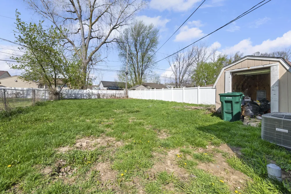 6180 Cordell Street Romulus City, MI 48174