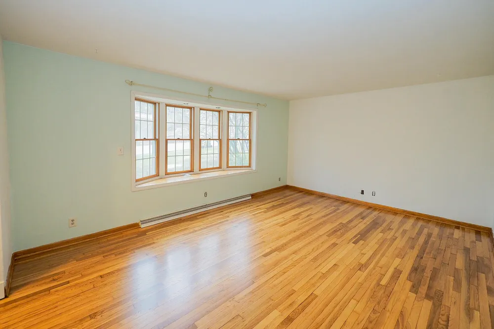 923 Bell Avenue New Buffalo City, MI 49117
