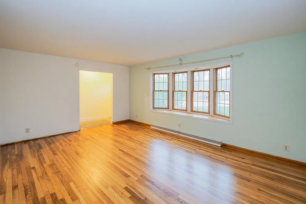 923 Bell Avenue New Buffalo City, MI 49117
