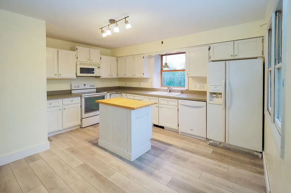 923 Bell Avenue New Buffalo City, MI 49117