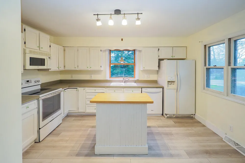 923 Bell Avenue New Buffalo City, MI 49117