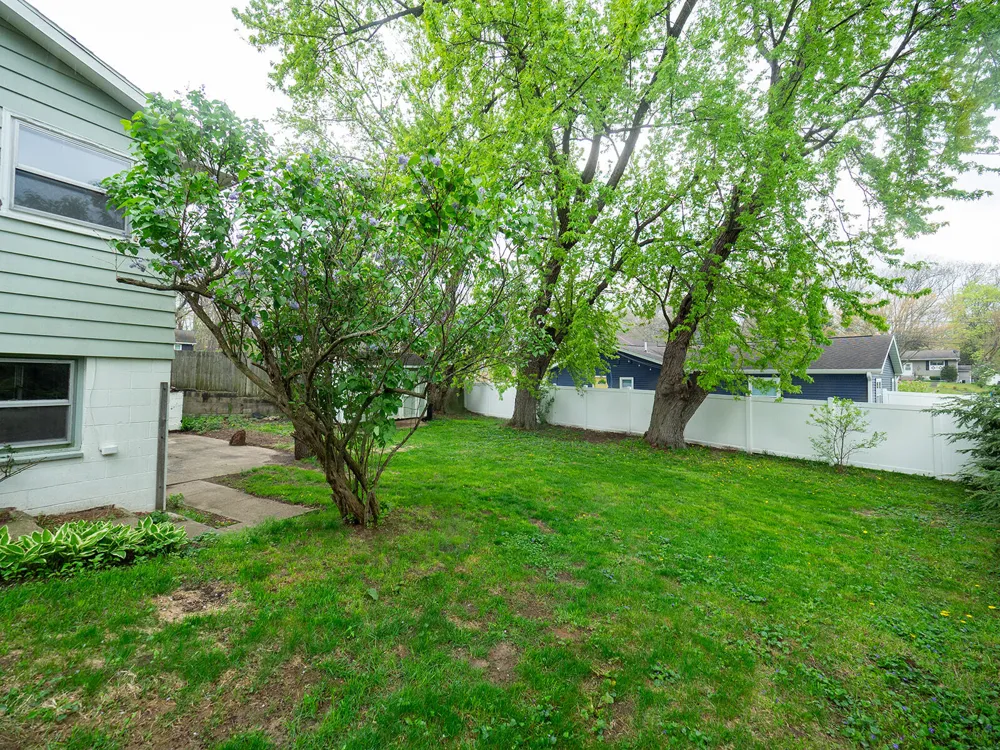923 Bell Avenue New Buffalo City, MI 49117