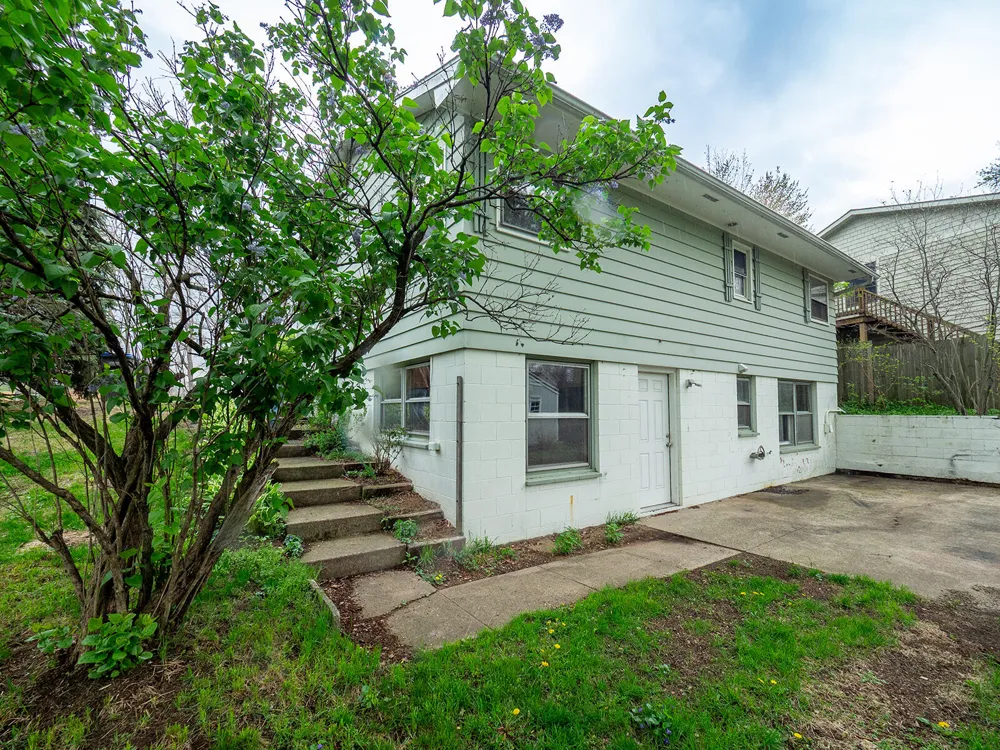 923 Bell Avenue New Buffalo City, MI 49117