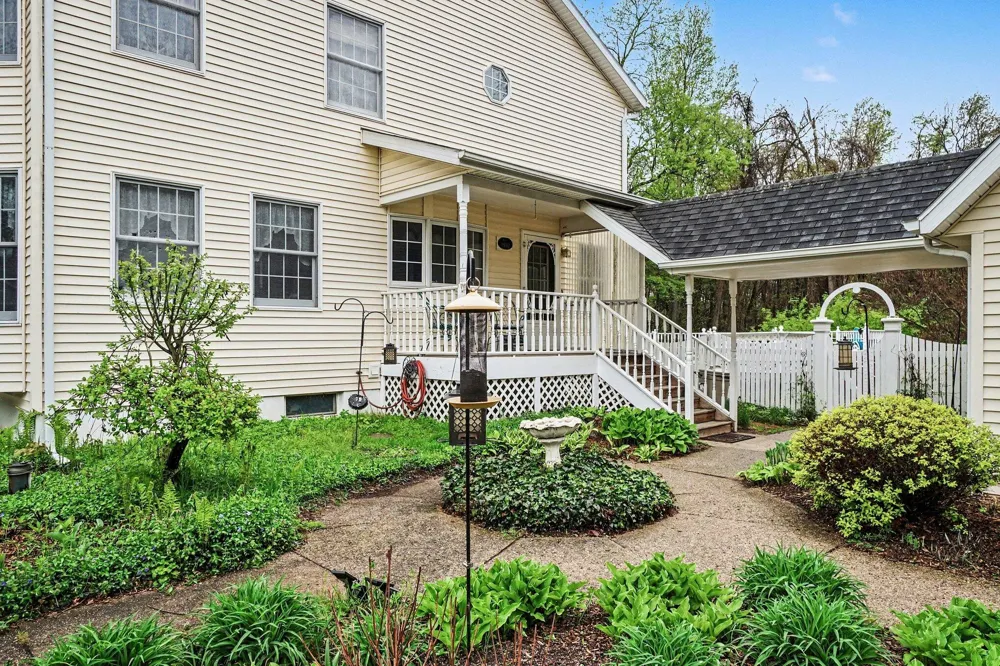 4961 Beechwood Drive Hope Township, MI 49046
