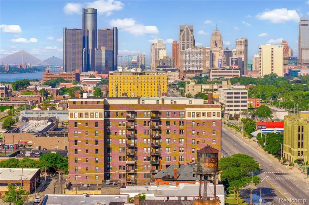 2900 E Jefferson Avenue #C5 Detroit City, MI 48207