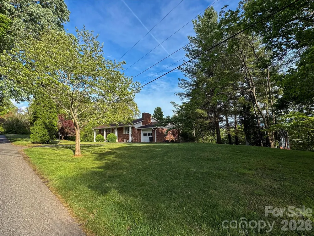70 Winchester Drive Waynesville, NC 28785