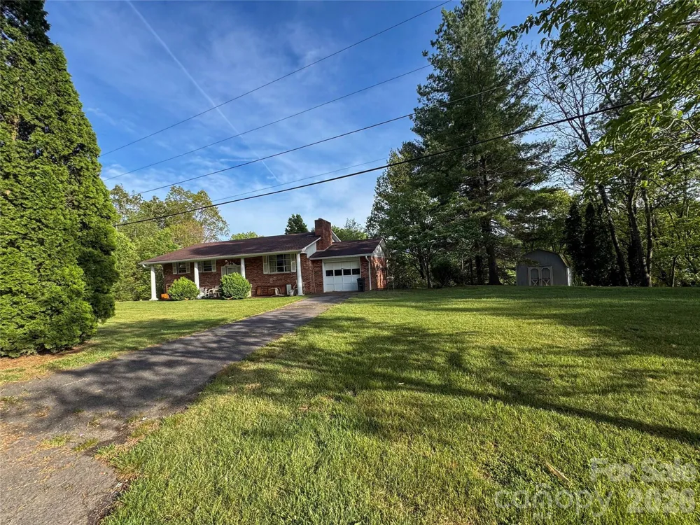 70 Winchester Drive Waynesville, NC 28785
