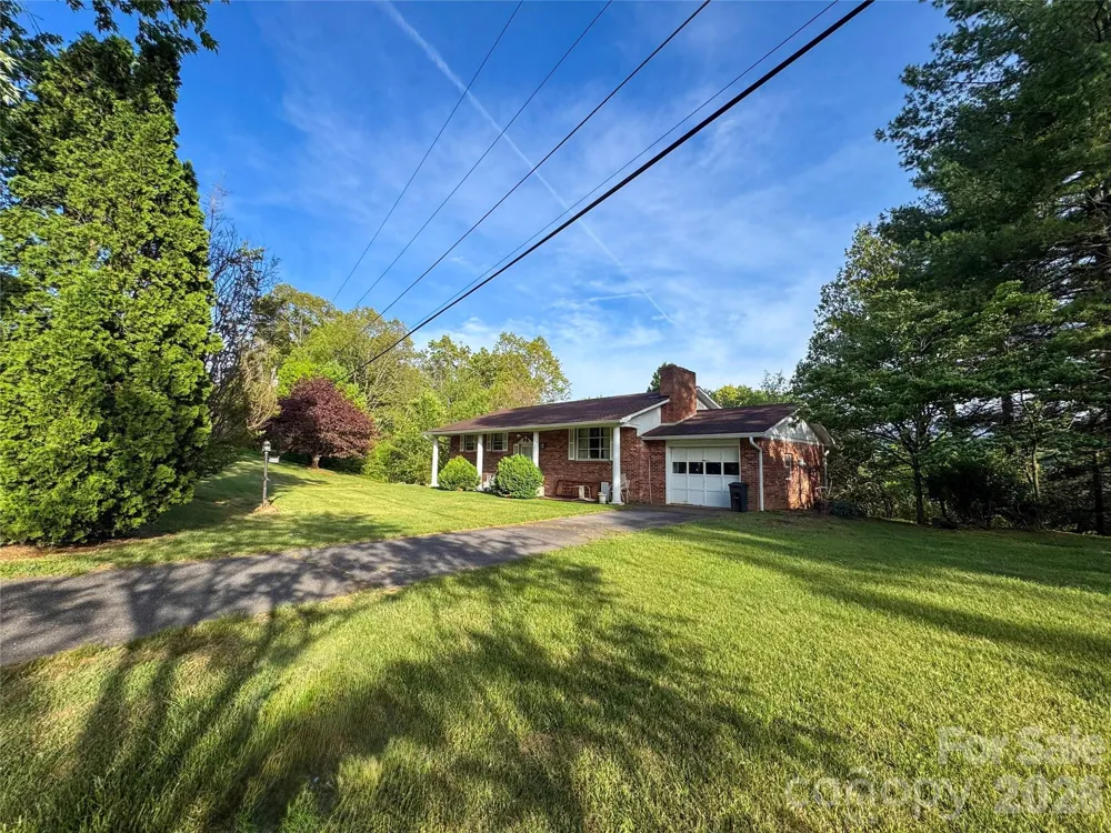 70 Winchester Drive Waynesville, NC 28785