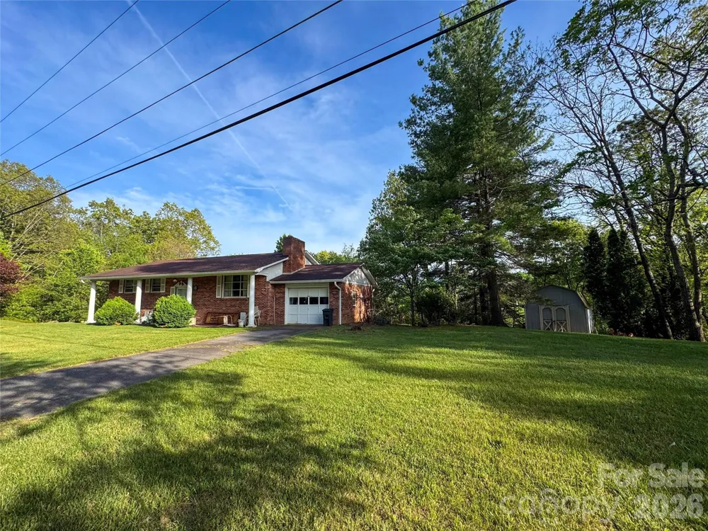 70 Winchester Drive Waynesville, NC 28785