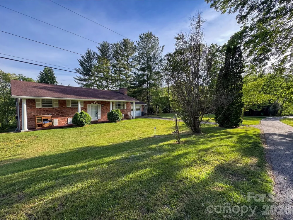 70 Winchester Drive Waynesville, NC 28785