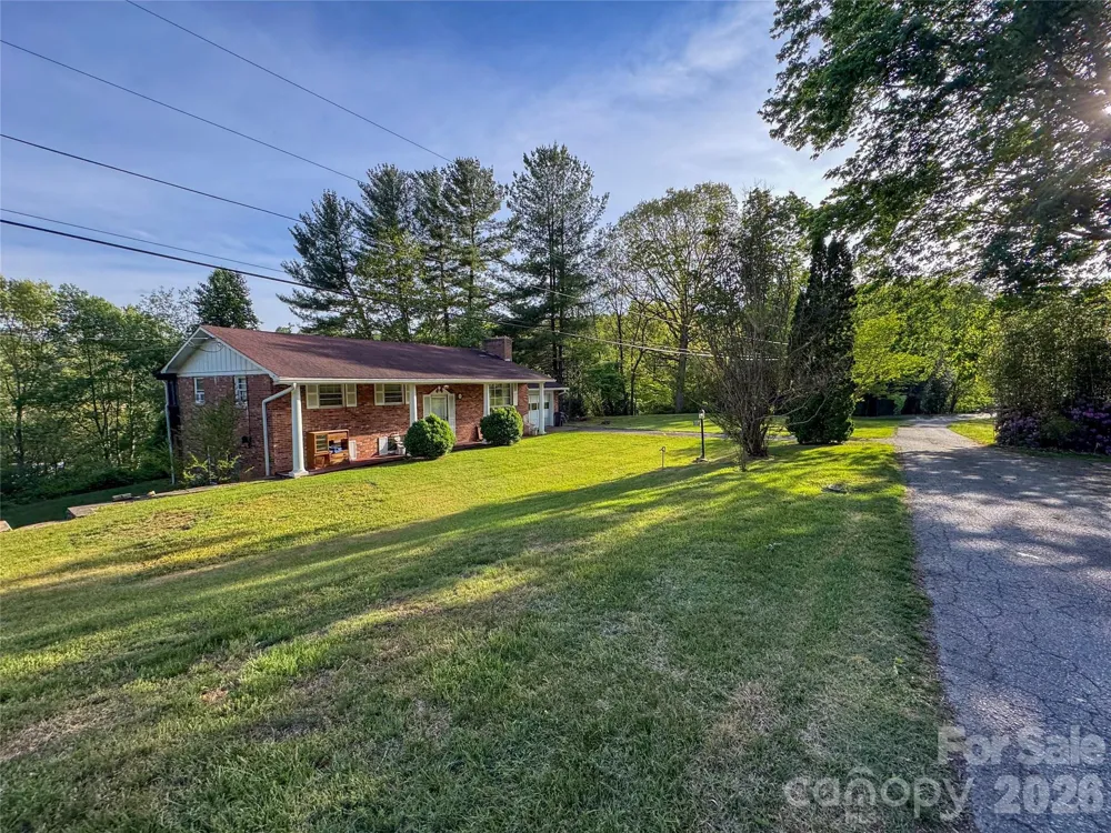 70 Winchester Drive Waynesville, NC 28785