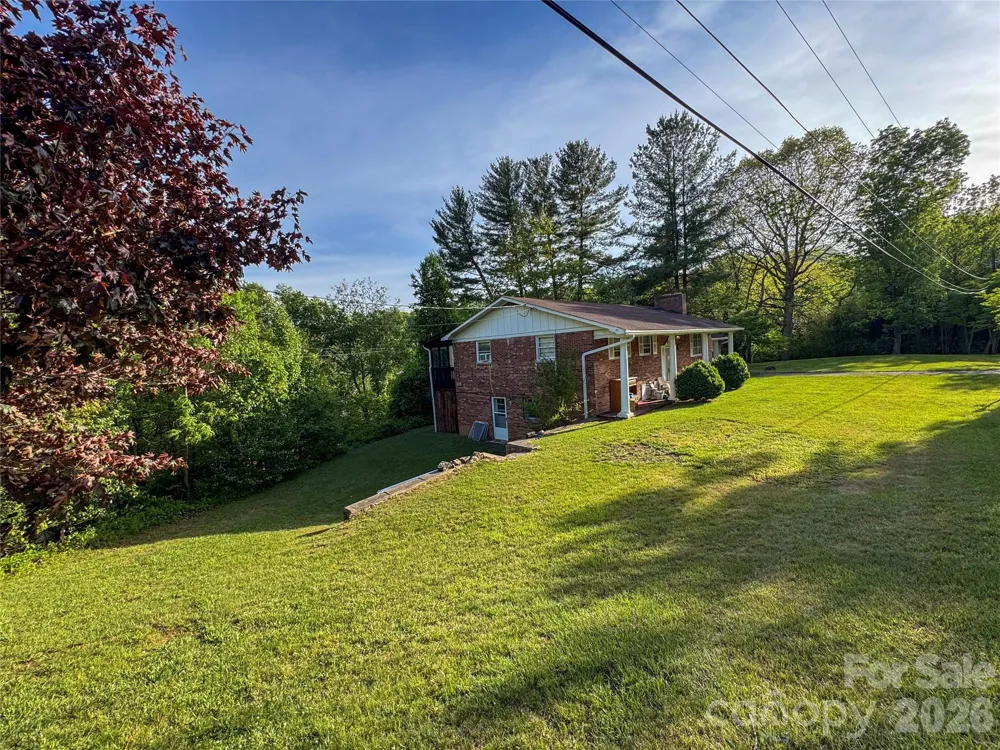 70 Winchester Drive Waynesville, NC 28785